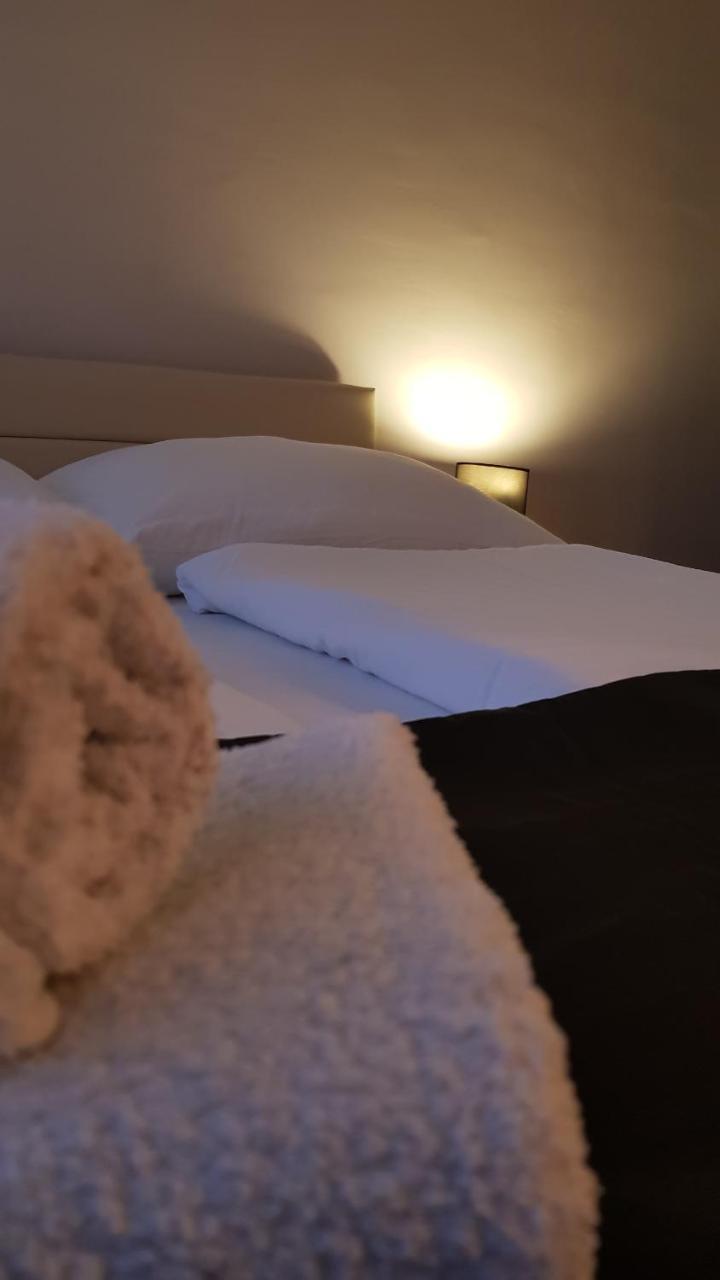 Aquarius Apartman Szeged Buitenkant foto