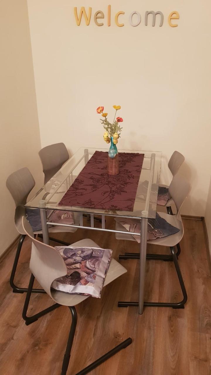 Aquarius Apartman Szeged Buitenkant foto
